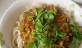 炸酱面的做法视频,视频教学让你轻松上手